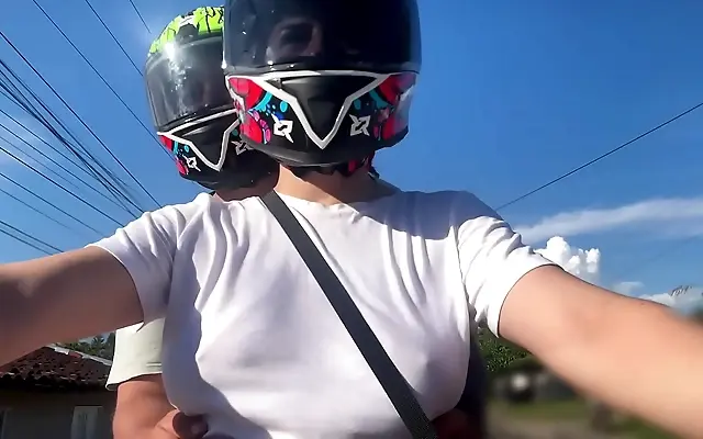 Two strangers heat up the streets as her massive natural curves steal the show in Mexico