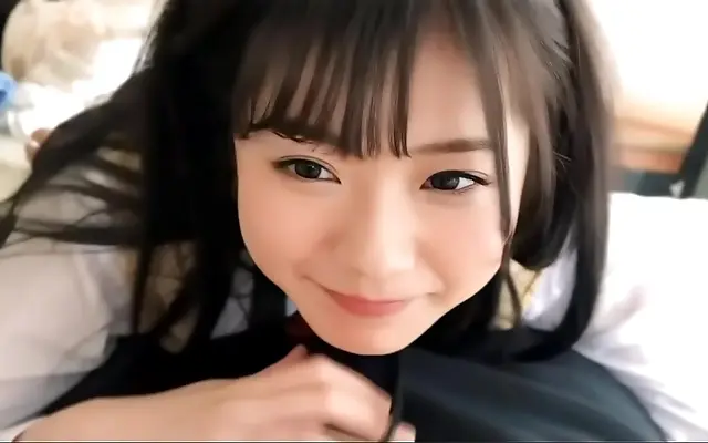 +影音先锋 漂亮的 +中文 Her perfect curves sway in the car as she reveals hidden desires