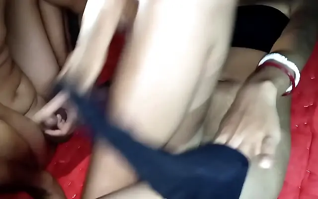一区二区三区 区久久 野战 Two Sexy Indian Girls Share a Steamy Creampie Session