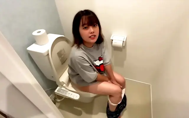 我好爽 灌满 妇荡乳 Charged with emotion she gives in to temptation at her boyfriend&rsquo;s friend&rsquo;s place