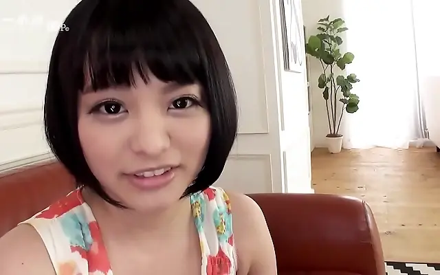 少妇一级 我好爽 一区二区三区 Standing Japanese model Omiku dazzles with playful natural charm in hot blowjob scene
