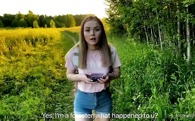 她的 被躁 好硬 Sexy Teen Alexa Mills Teases Her Perfect Ass in the Wild