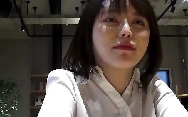 Electric encounter with a ravishing Japanese office lady in secret