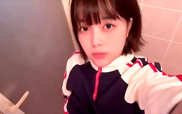 欧美大 国产真 制服 人精品 Mom Home Alone Gets Wet in Bathtub While Living Room Calls Her Name