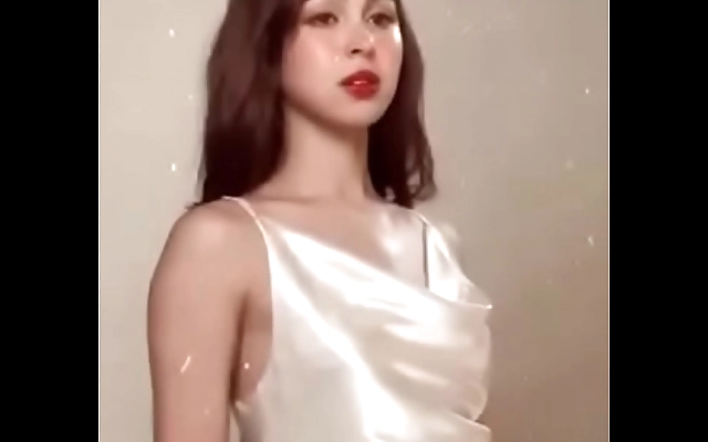 Teasing without a bra during steamy photoshoot with Julia Baretto