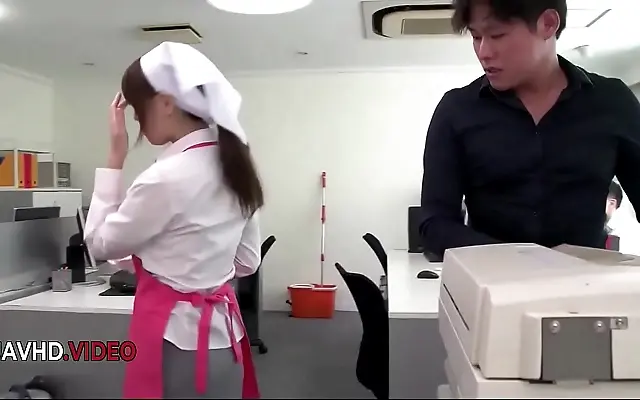Leans In for Seductive Blowjob Chihiro Akino Tempts with Creampie Surprise