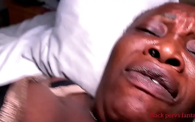精品免费 日韩欧美 无码中文 二三区 Desk bends under her moans as tight ass takes deep black cock POV